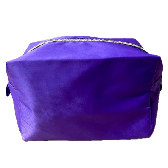 Tarte Nylon Purple w/ Goldtone Hardware Cosmetic Bag NWOT - Picture 4 of 7